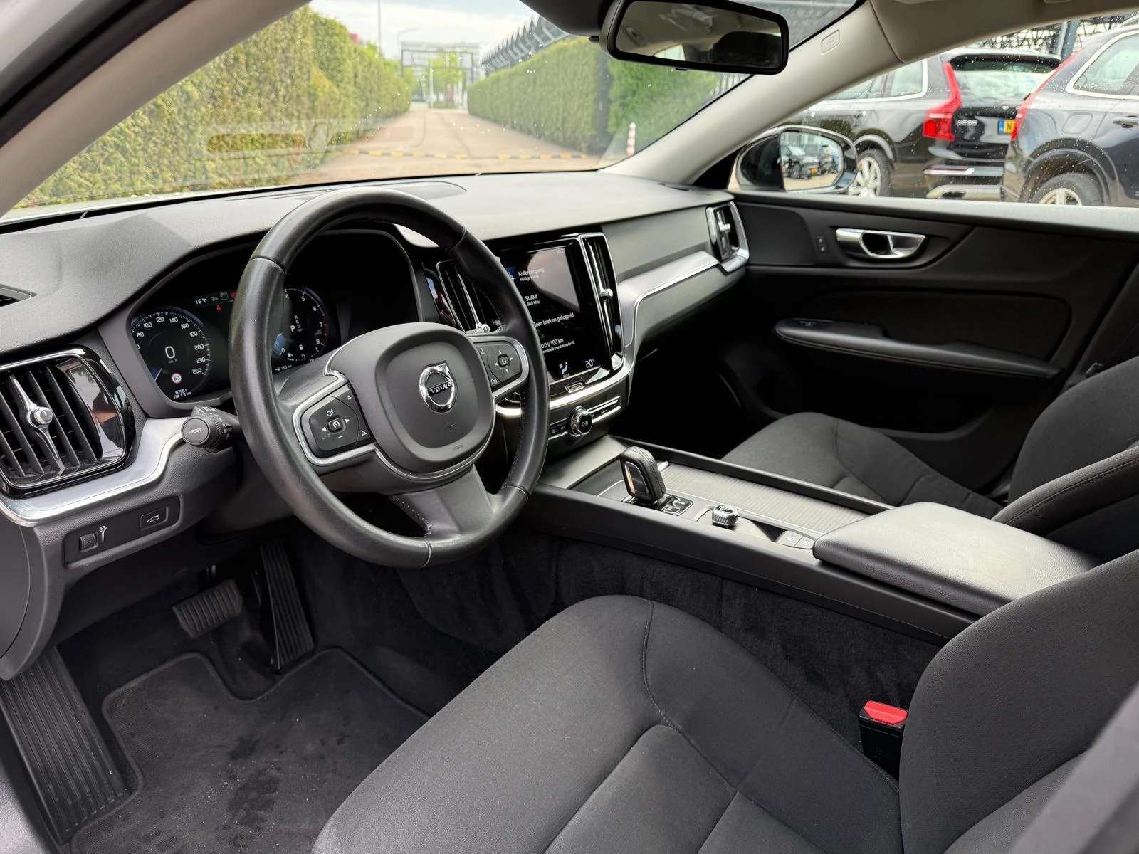 Volvo V60 B3 Momentum Advantage