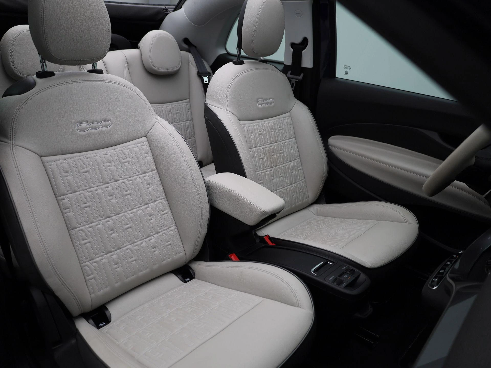 Fiat-500e-image-40