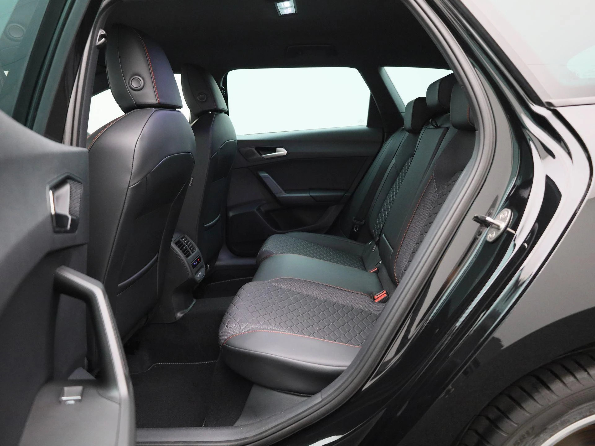 SEAT Leon Sportstourer 1.5 TSI e-Hybrid FR Business