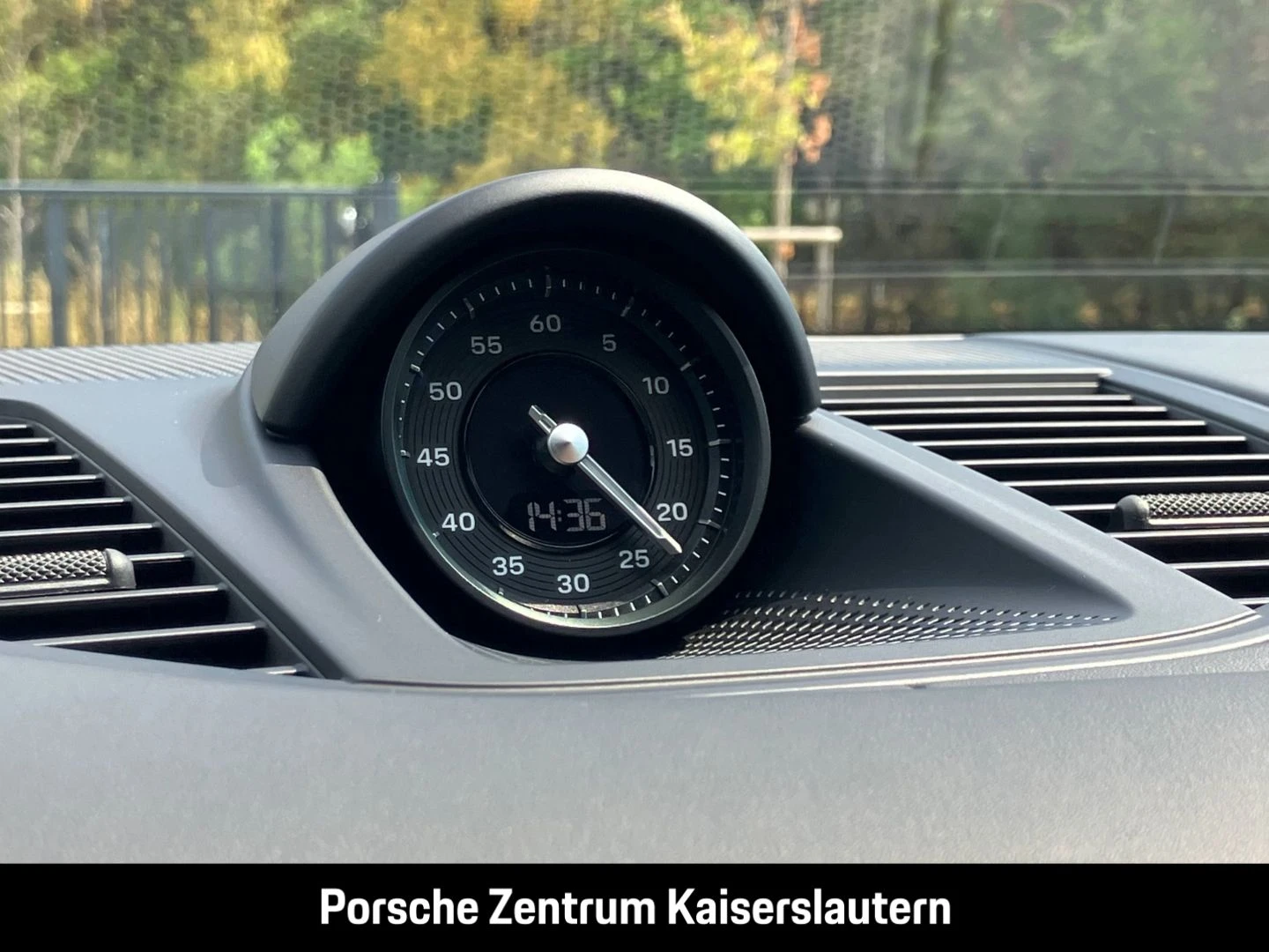 Porsche-Panamera-image-46