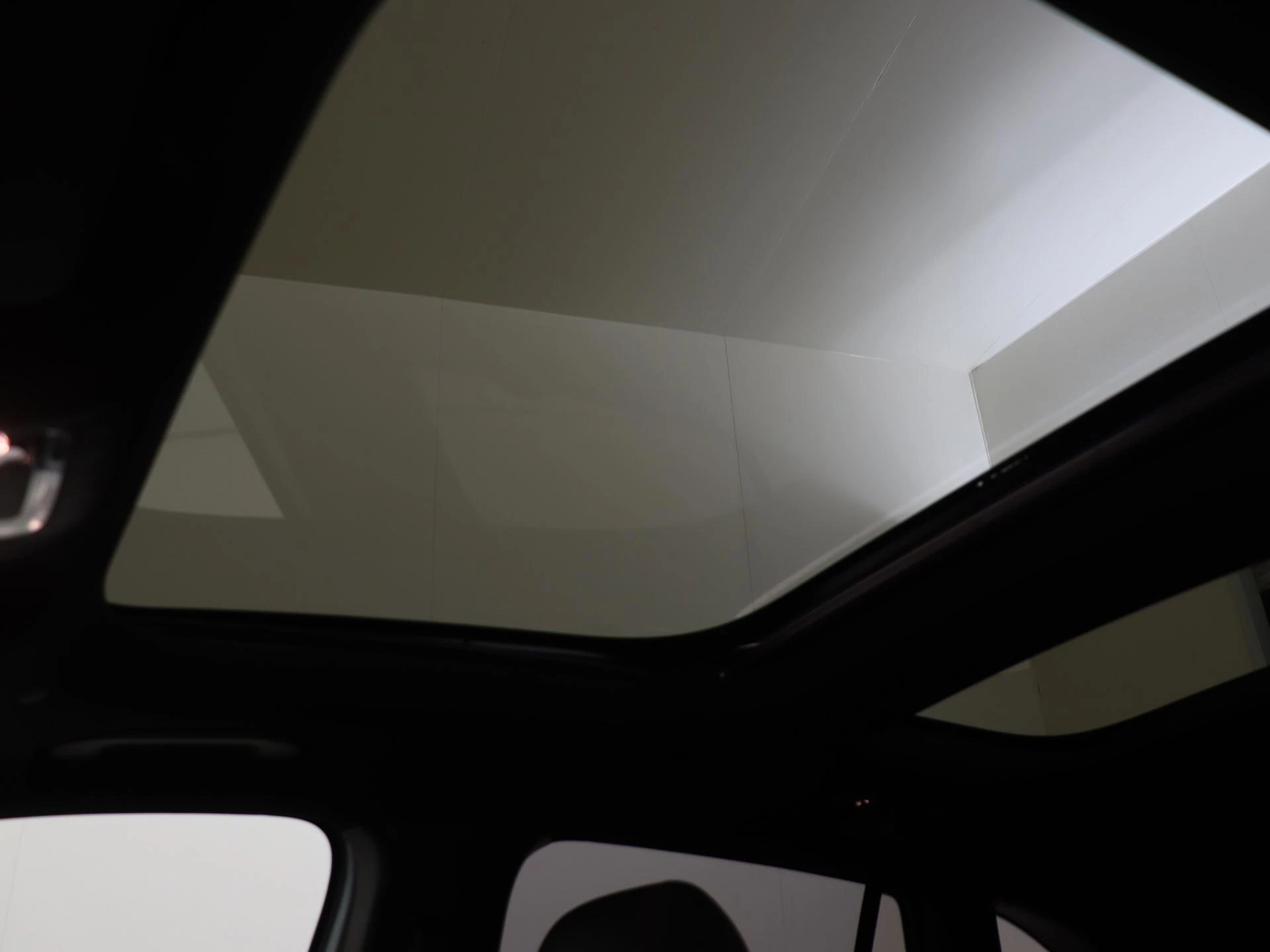 Mercedes-Benz-EQA-image-31