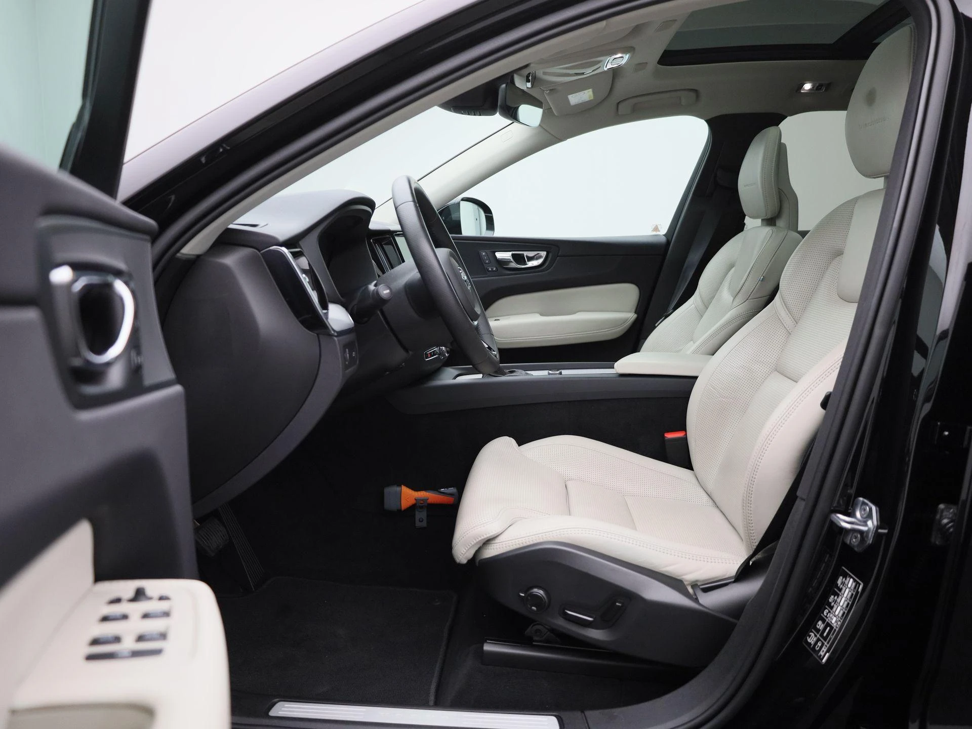 Volvo-XC60-image-10