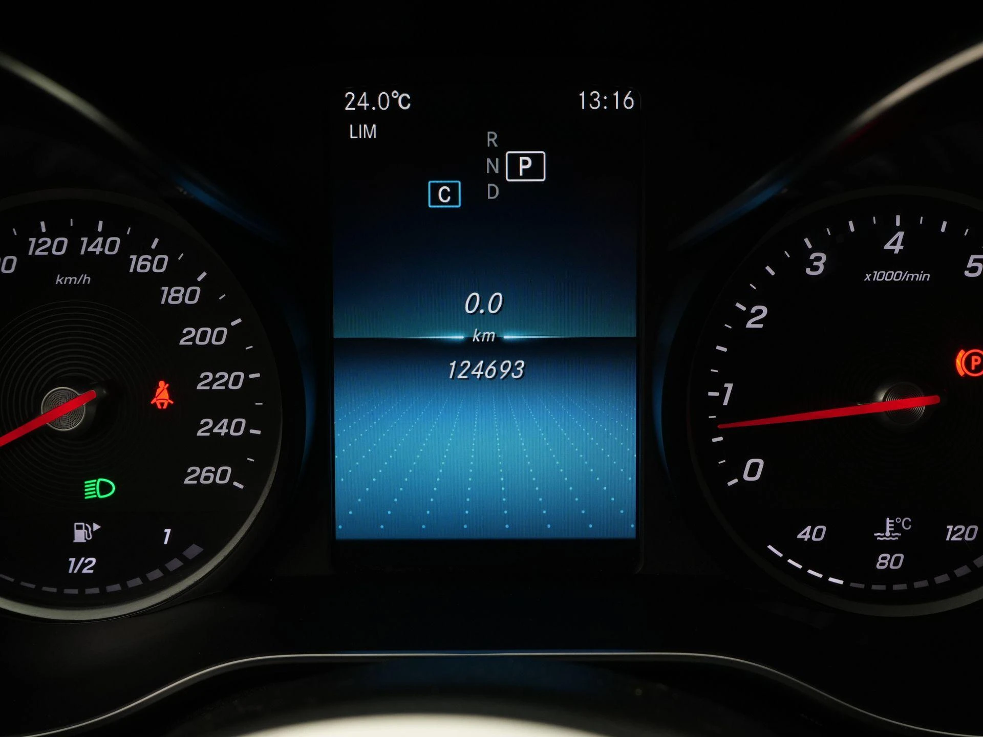 Mercedes-Benz-C-Klasse-image-21