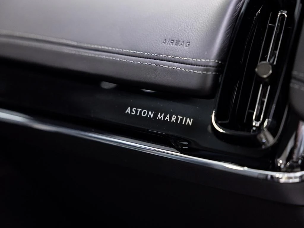 Aston Martin-DBX-image-22