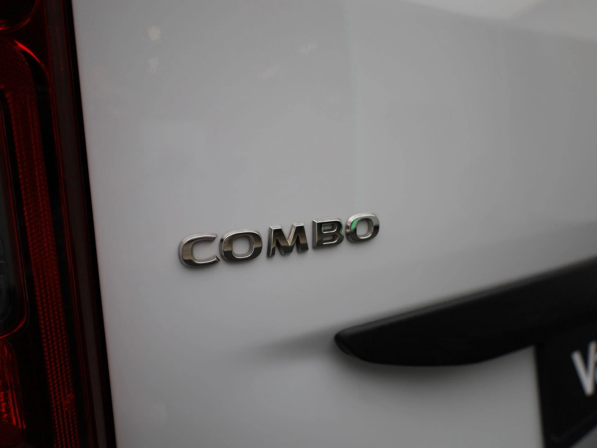 Opel-Combo Life-image-27
