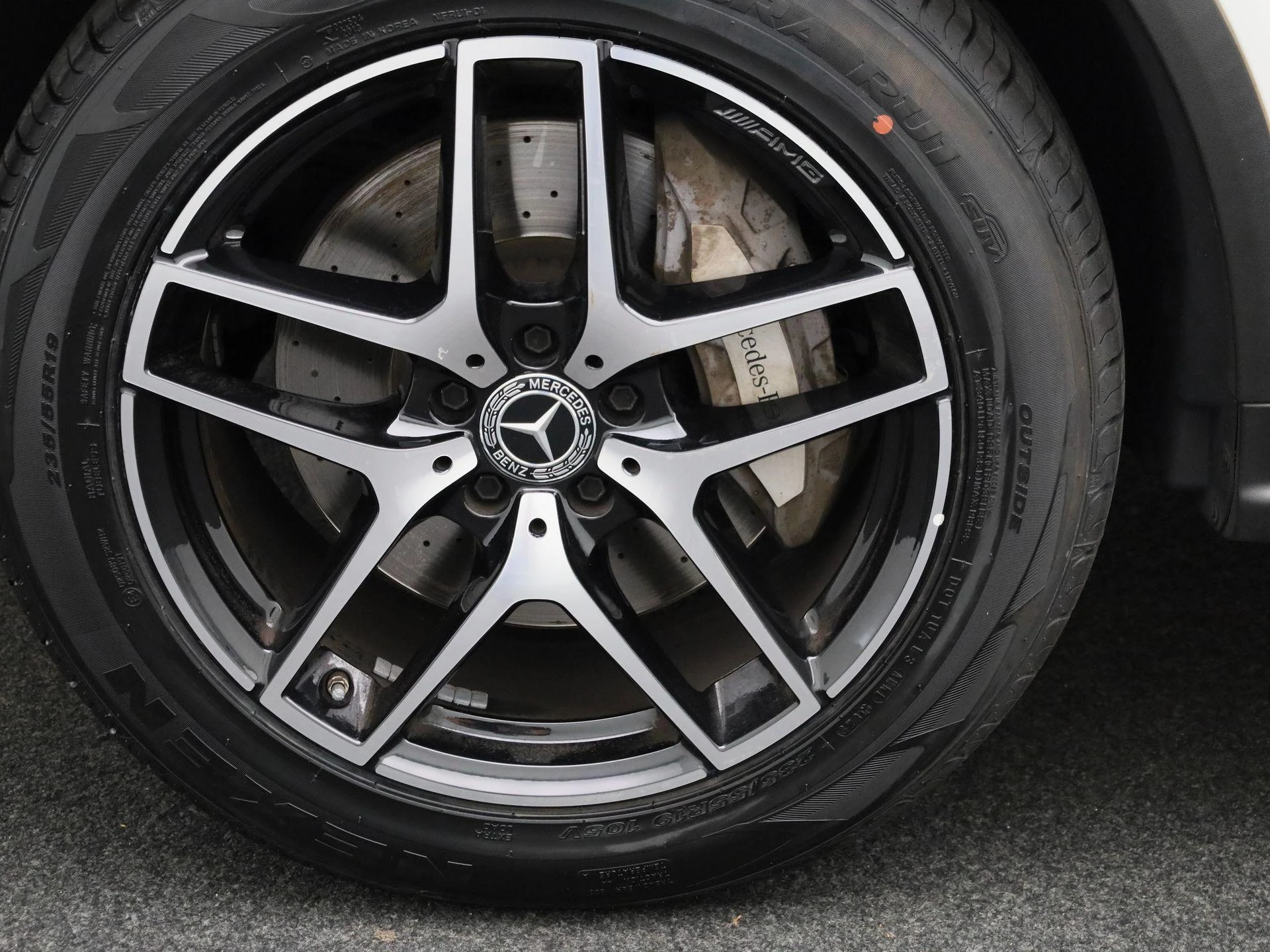 Mercedes-Benz-GLC-image-12