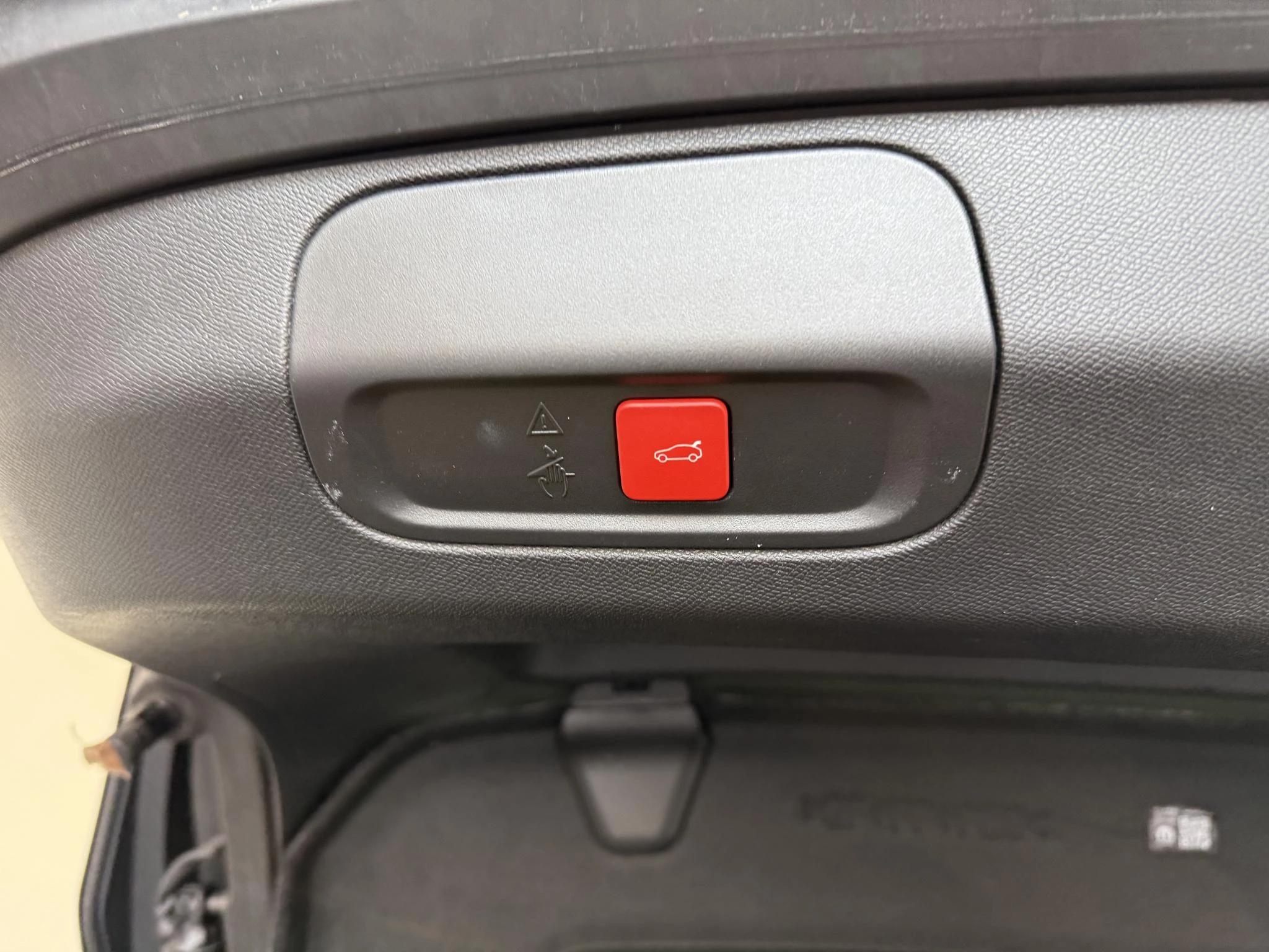 Peugeot-408-image-13