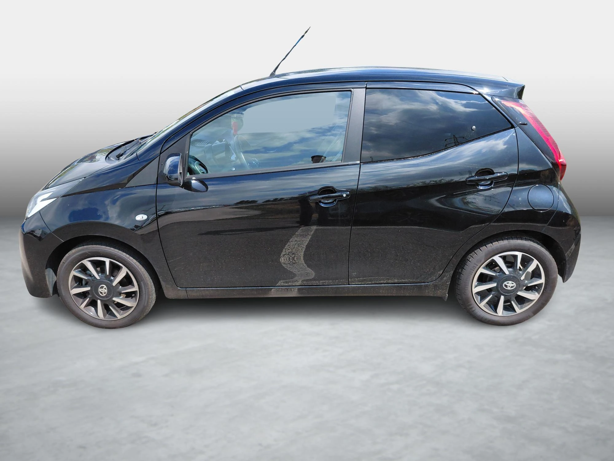 Toyota-Aygo-image-1
