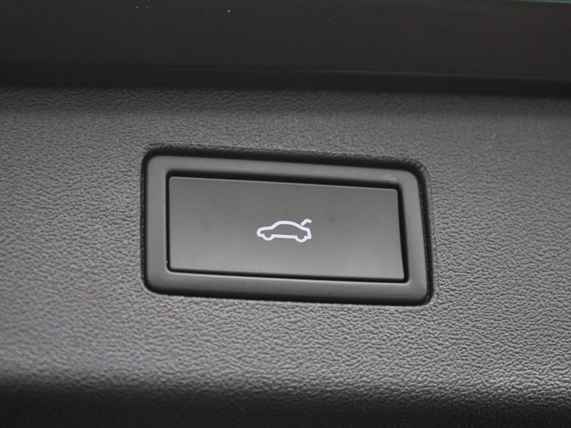 Volkswagen-Tiguan-image-14