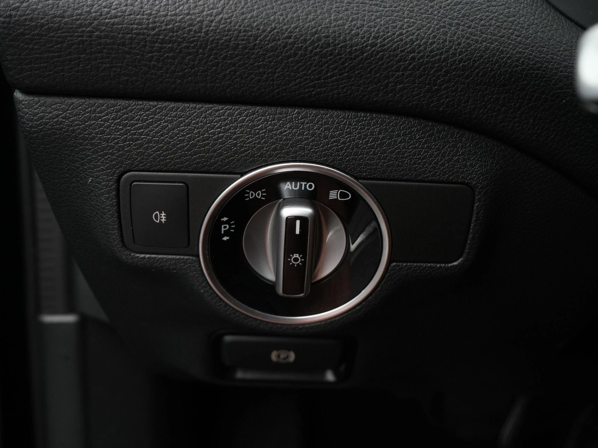 Mercedes-Benz GLA 180 Premium Plus