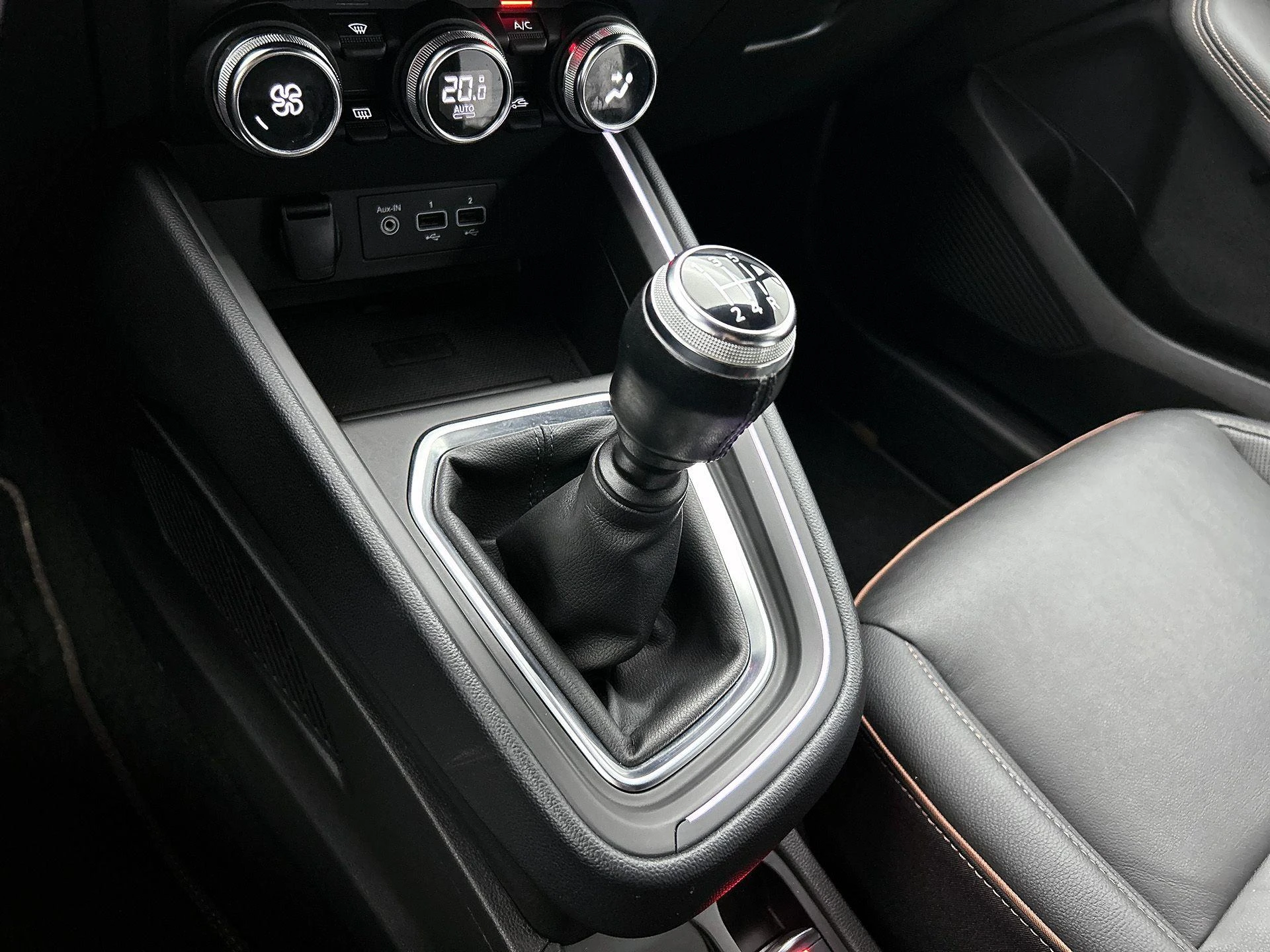 Renault-Clio-image-19