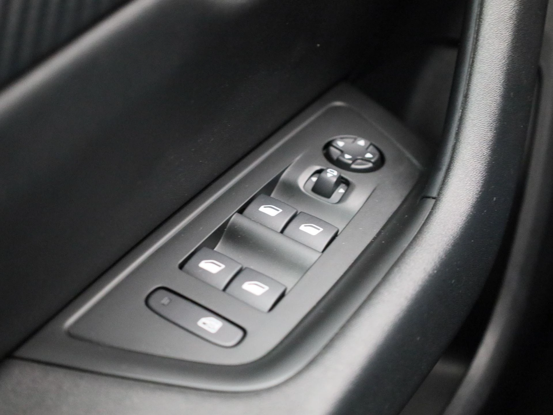 Peugeot-508-image-27