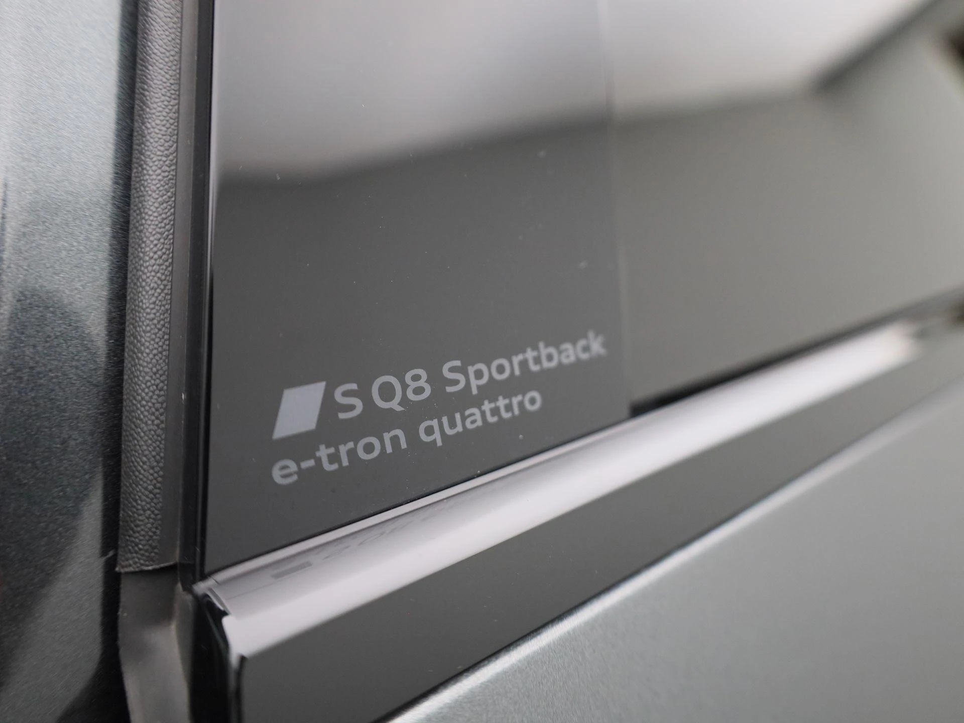 Audi-Q8 Sportback e-tron-image-50