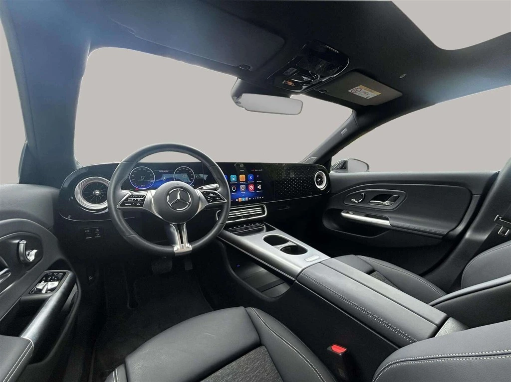 Mercedes-Benz-CLA-image-11