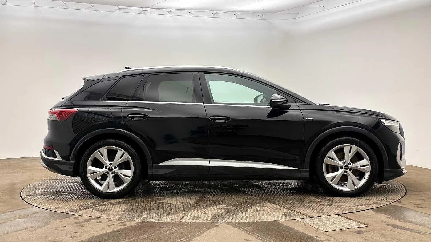Audi-Q4 e-tron-image-3