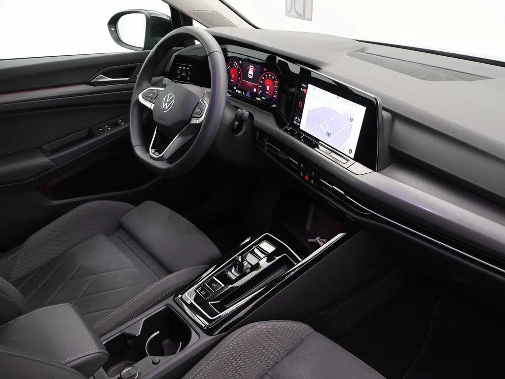 Volkswagen-Golf-image-2