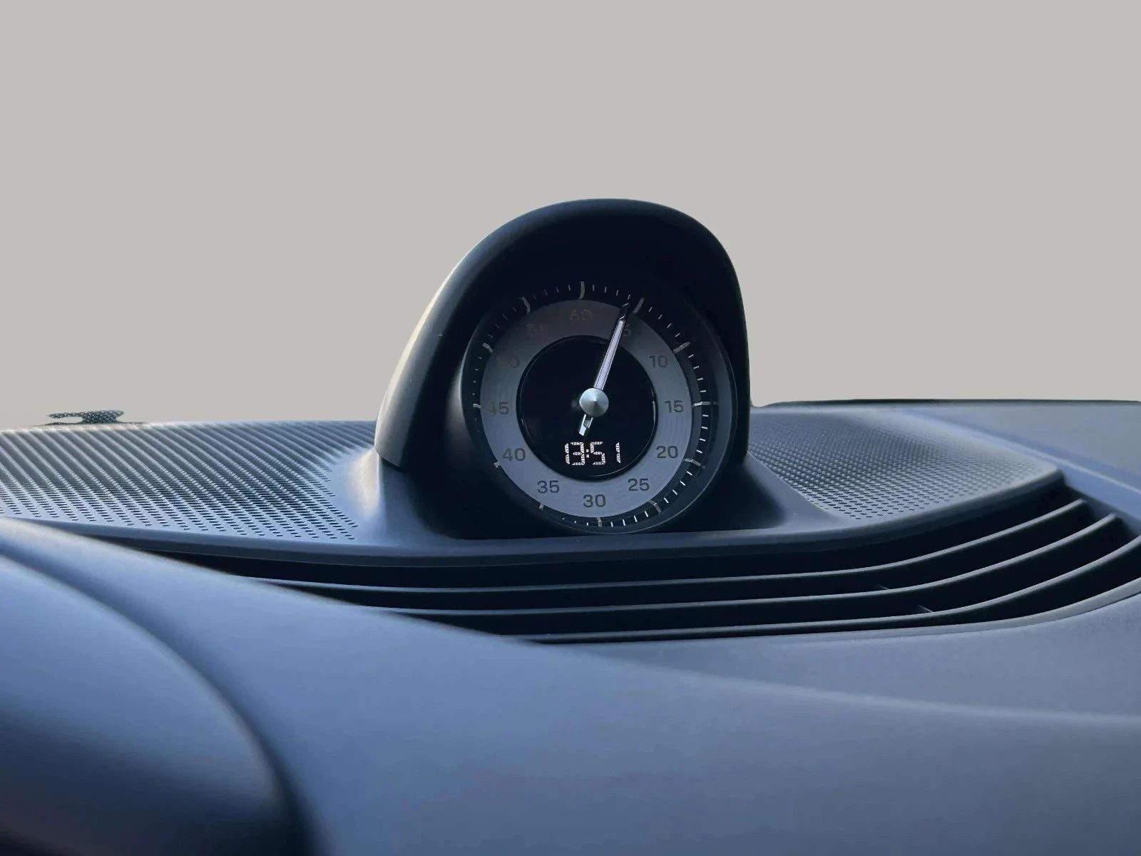 Porsche-Taycan-image-12