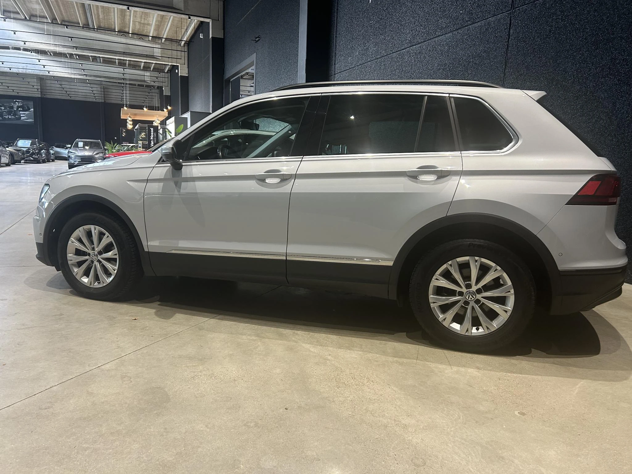 Volkswagen-Tiguan-image-1