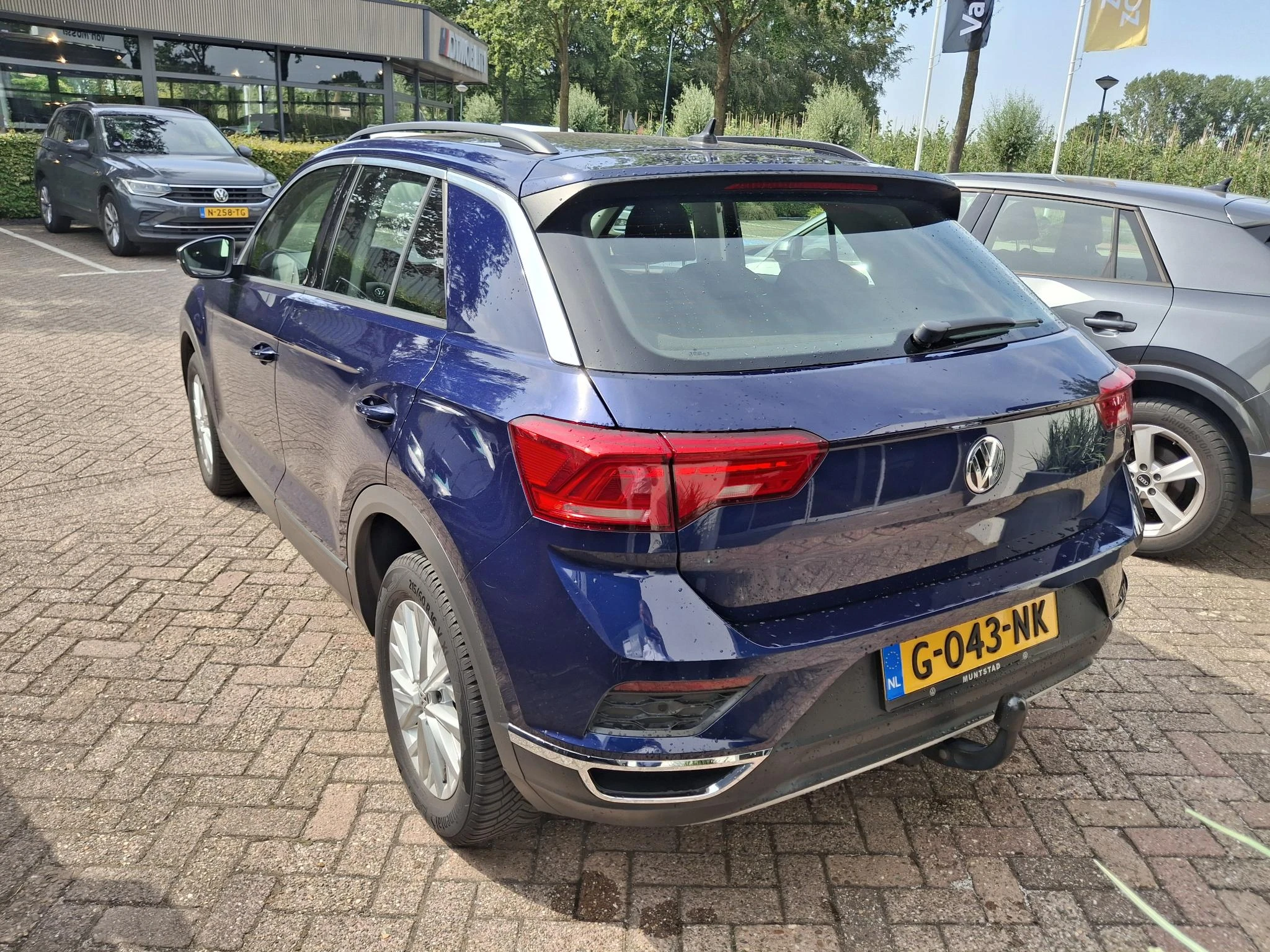 Volkswagen-T-Roc-image-3