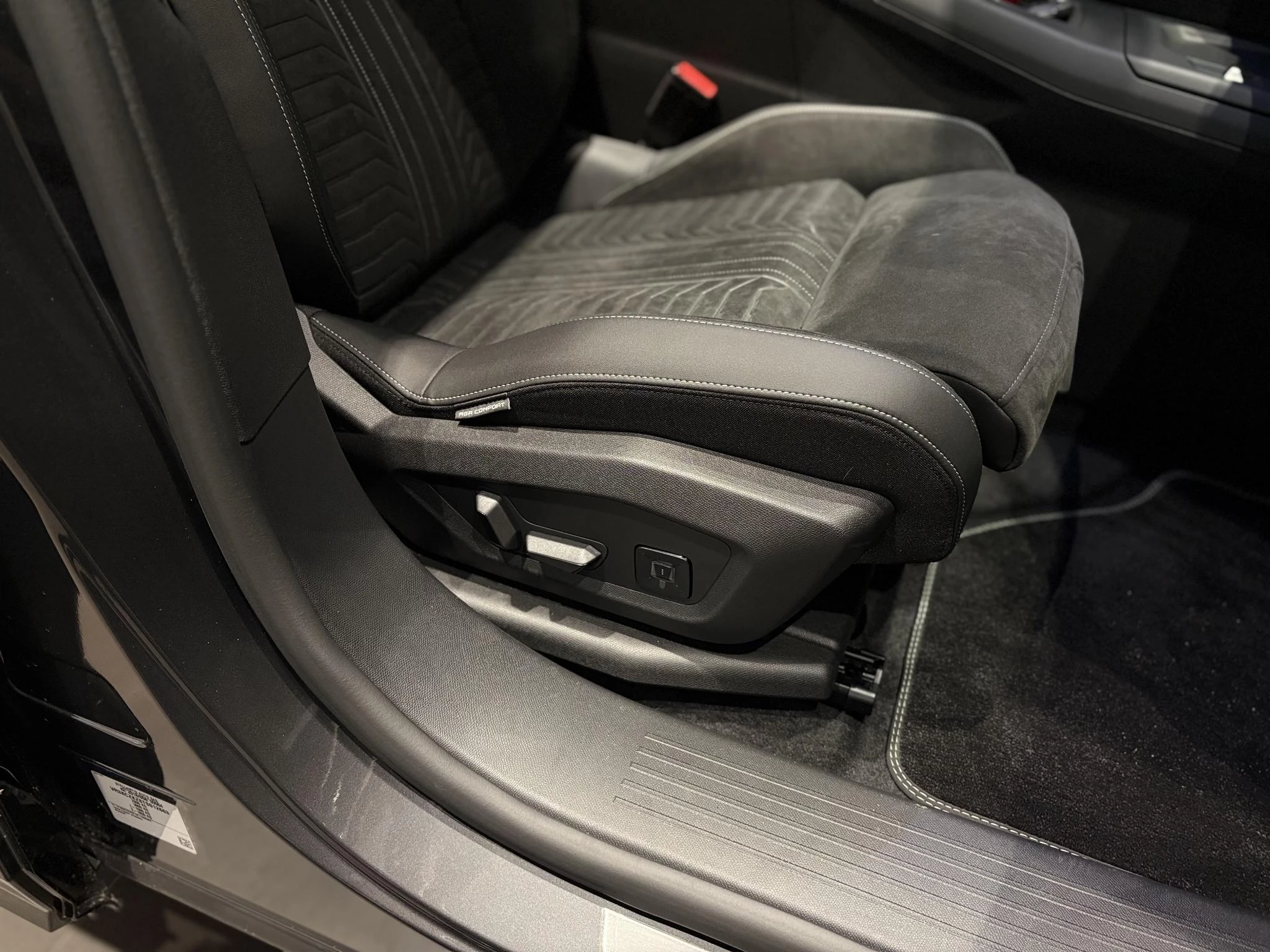 Peugeot-e-5008-image-23