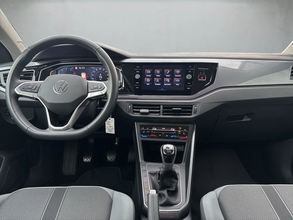 Volkswagen-Polo-image-7