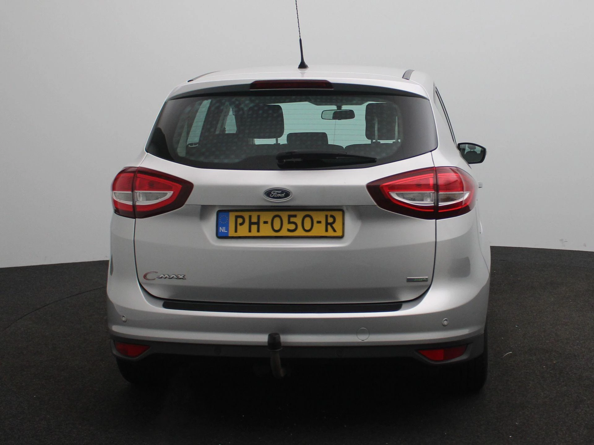 Ford-C-MAX-image-5