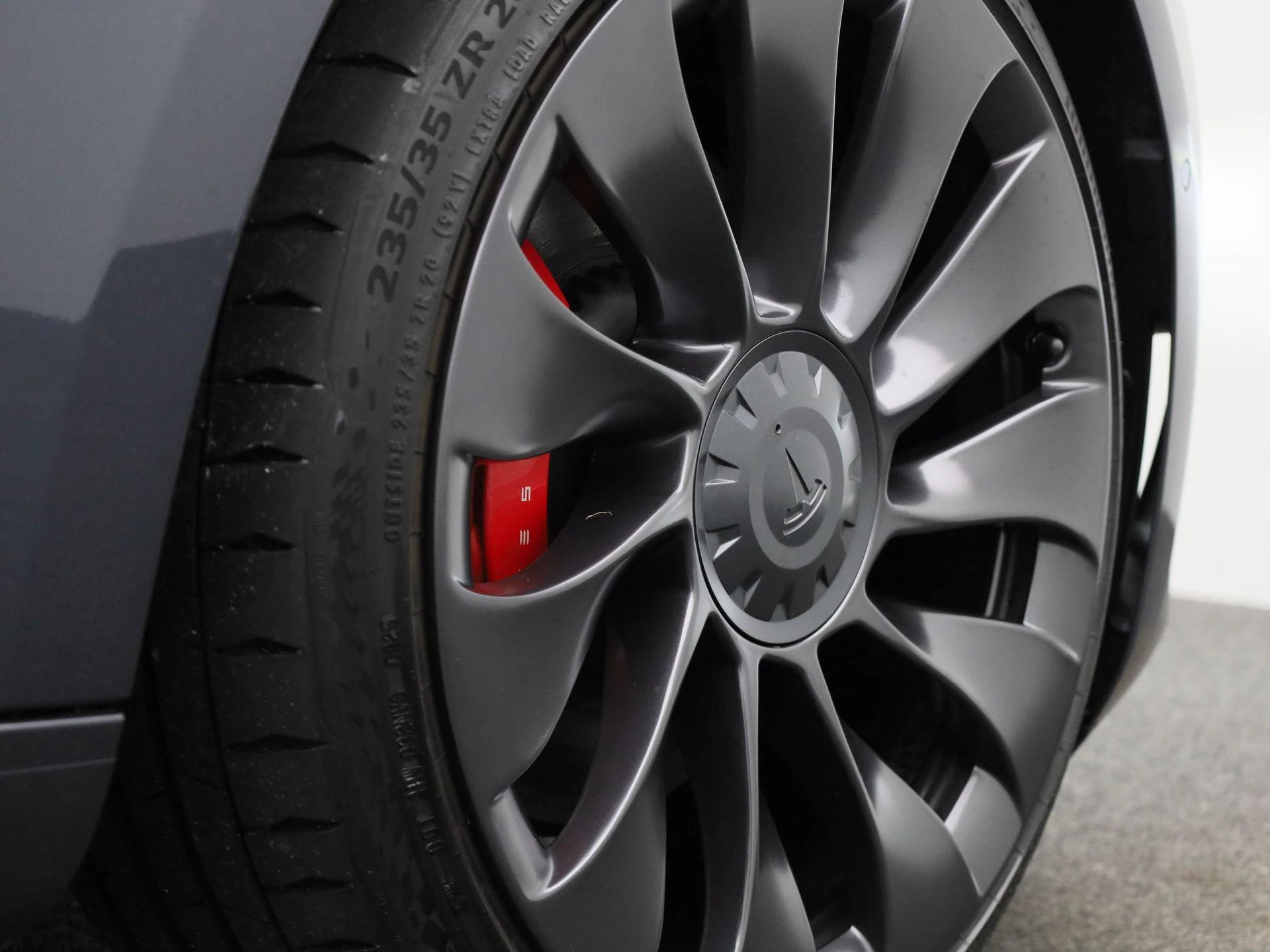 Tesla-Model 3-image-40