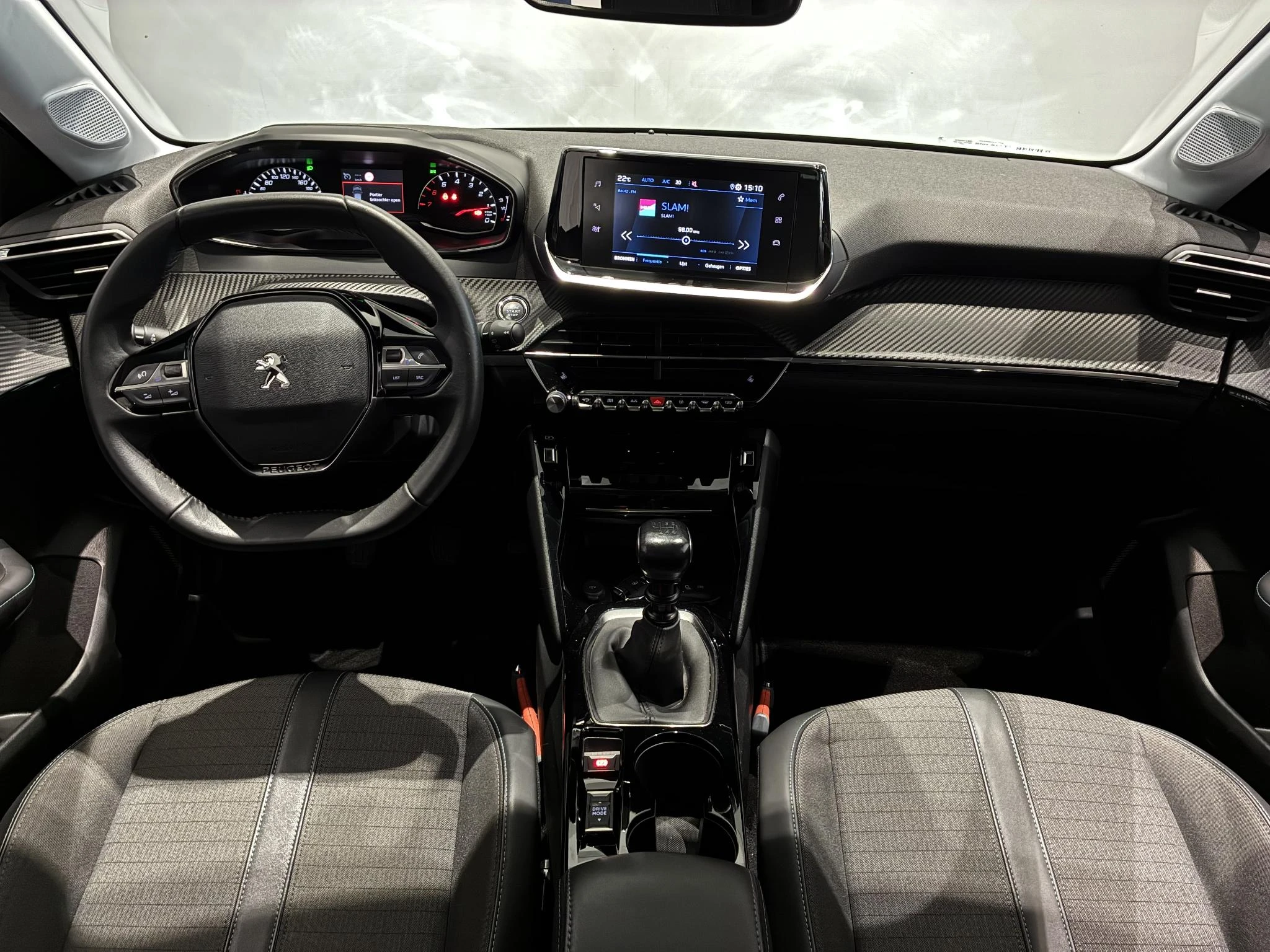 Peugeot-208-image-6
