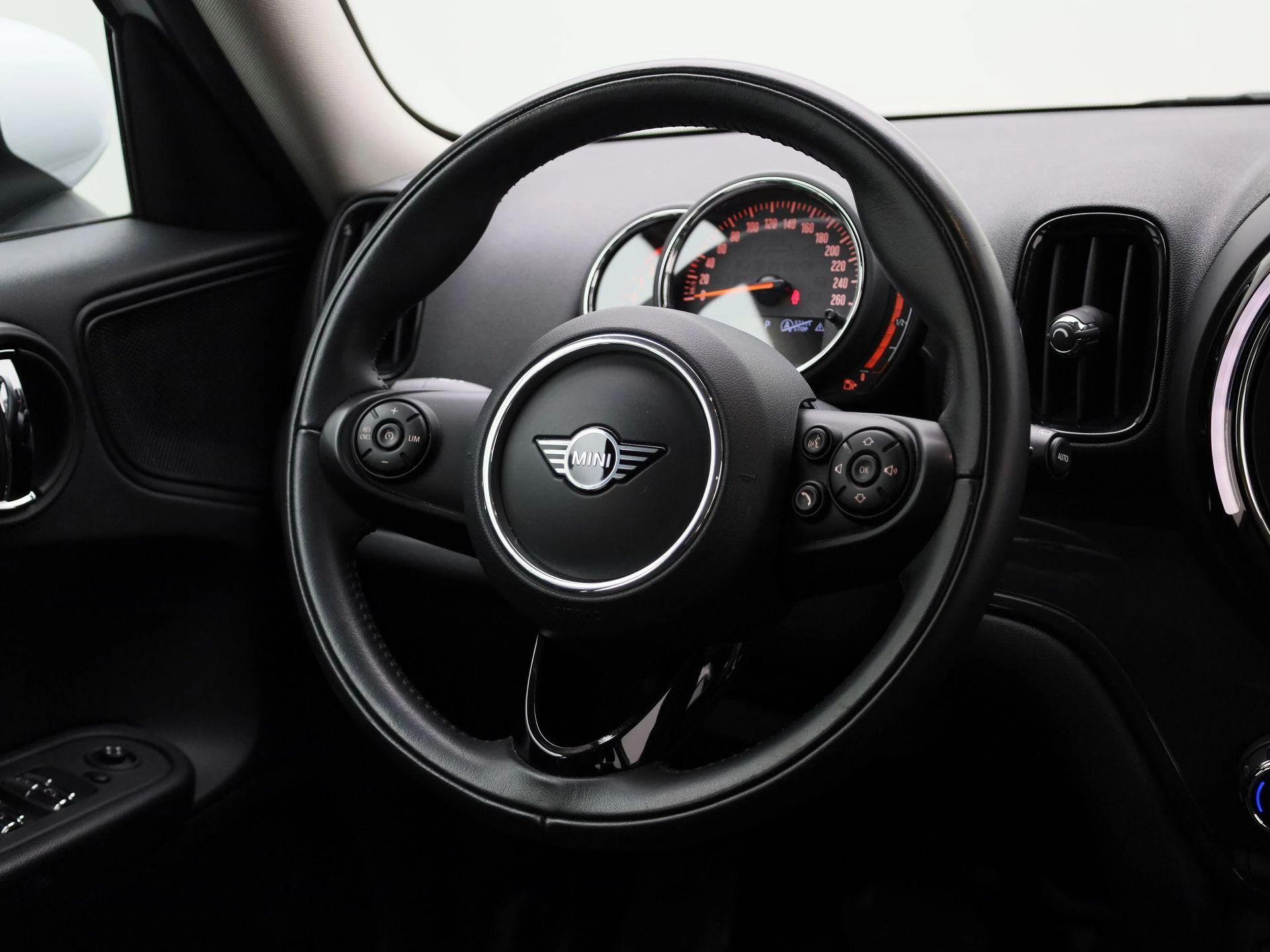 MINI-Countryman-image-9