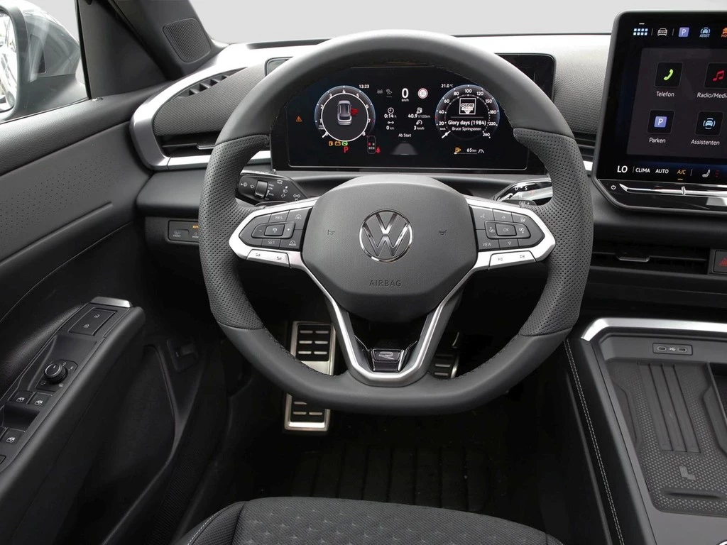 Volkswagen T-Roc 1.5 eTSI DSG R-Line 18"ACC LED AHK DAB VC