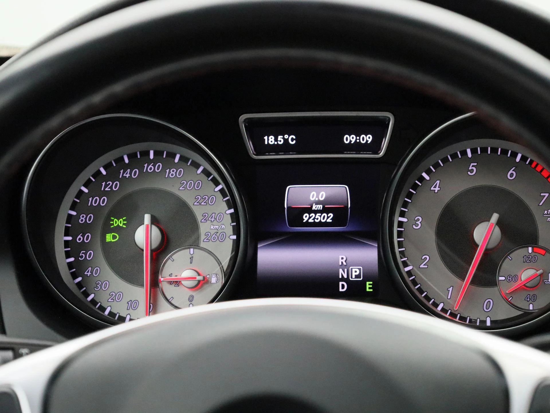 Mercedes-Benz-CLA-image-7