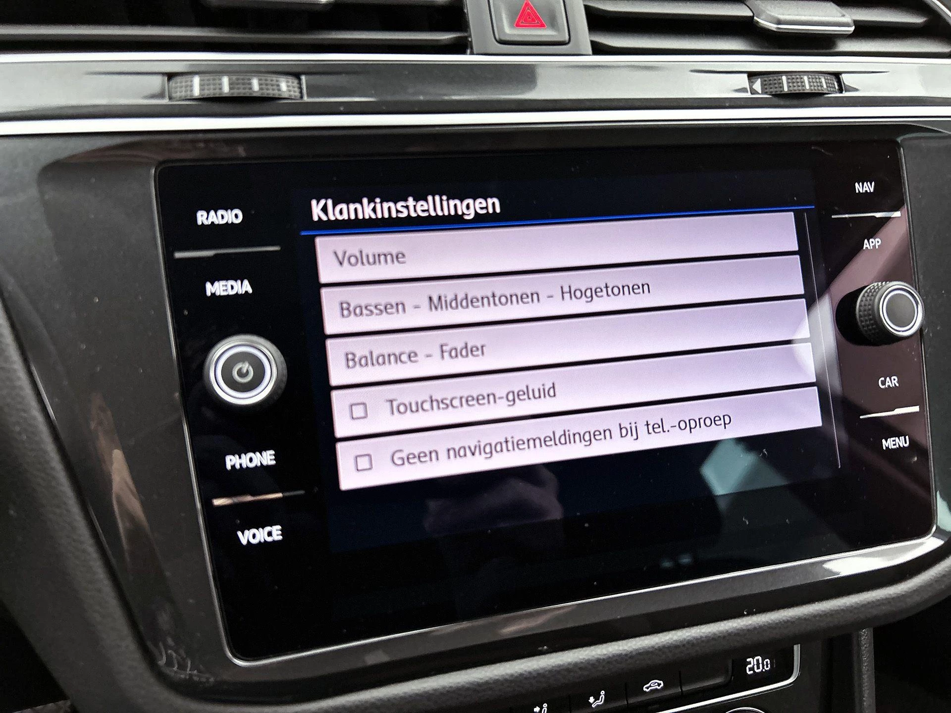 Volkswagen-Tiguan-image-9