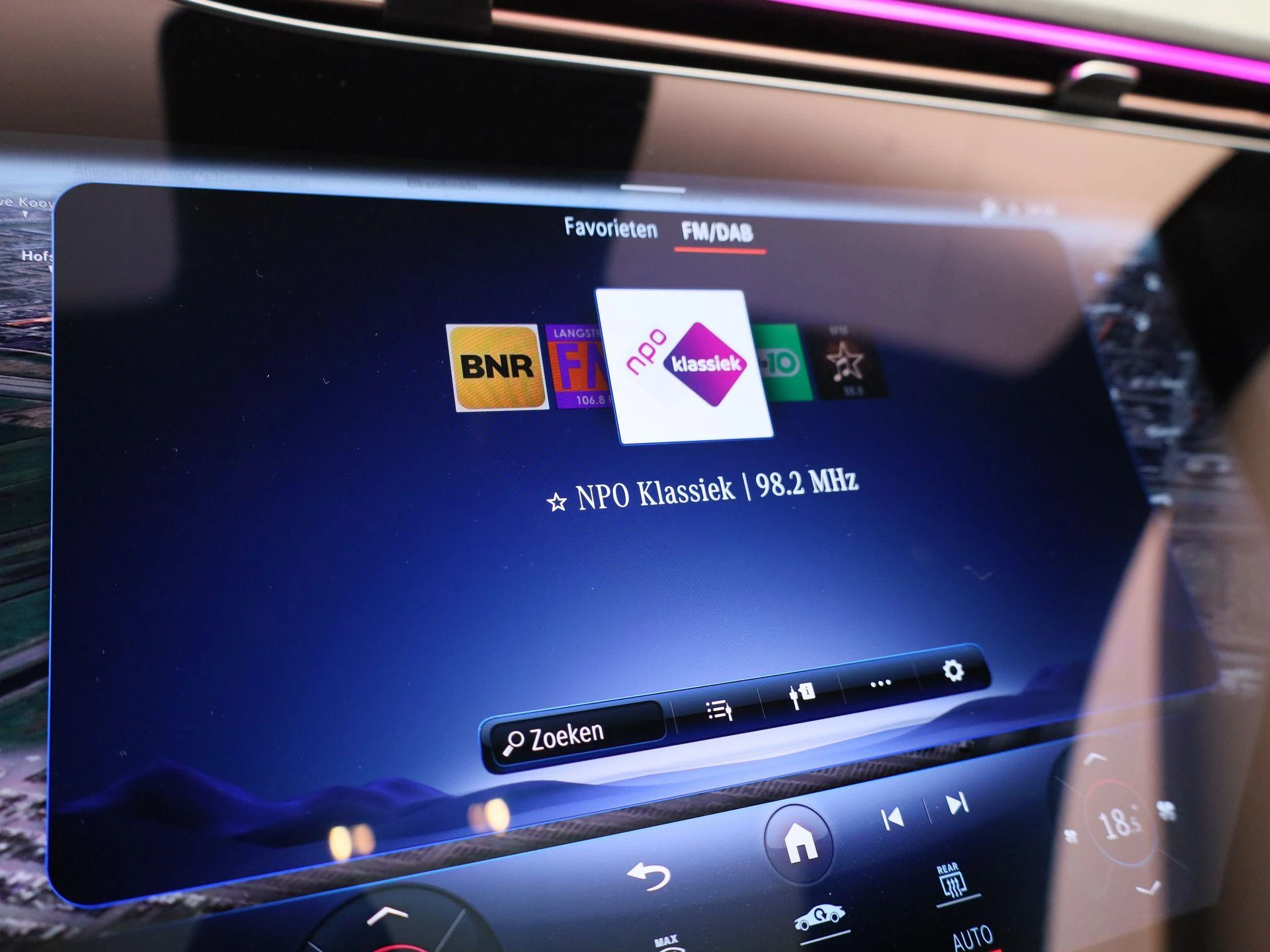 Mercedes-Benz-EQE-image-39
