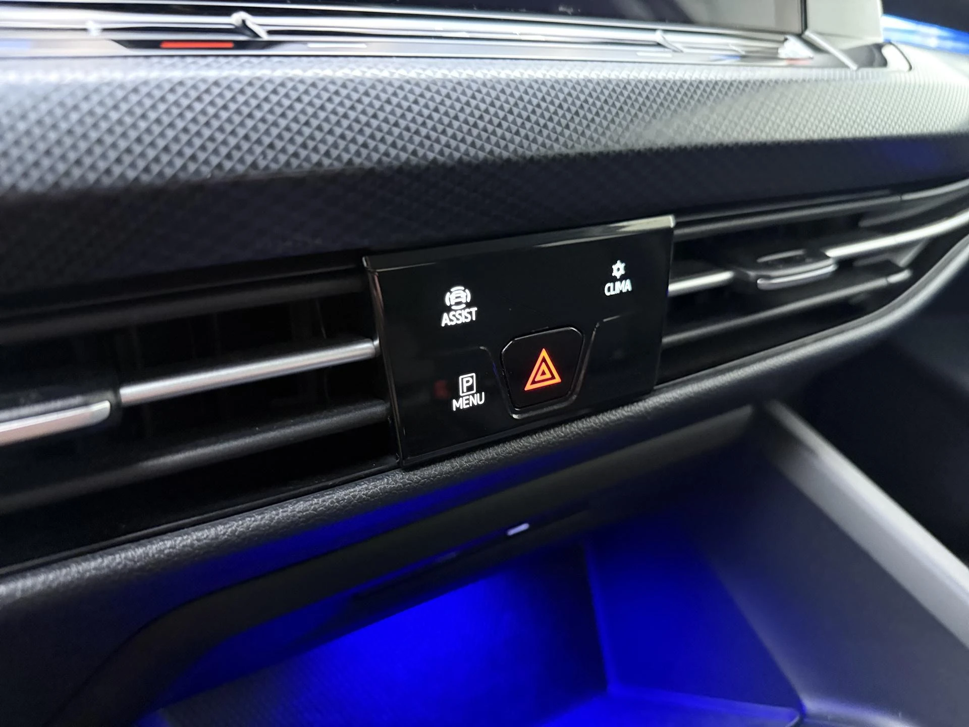 Volkswagen-Golf-image-18