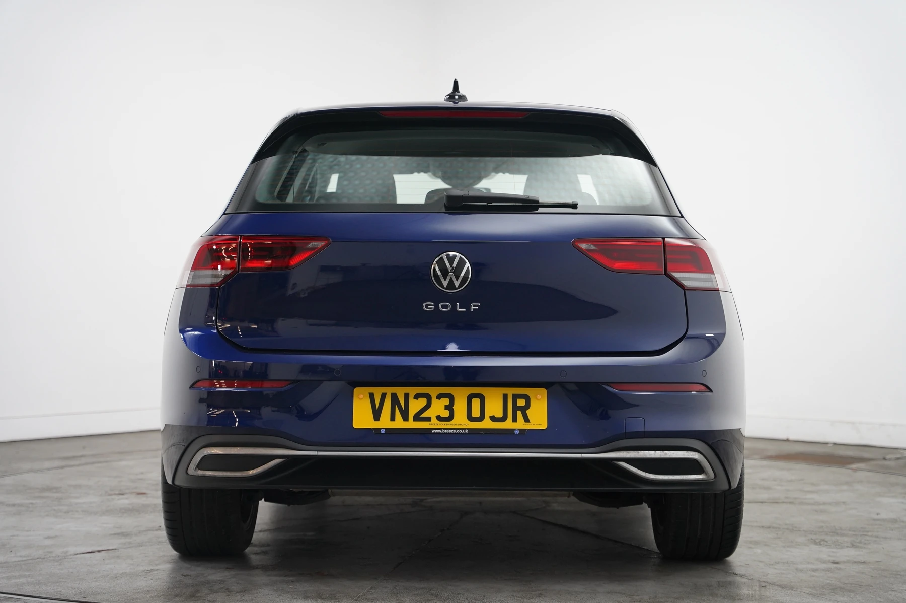 Volkswagen-Golf-image-12
