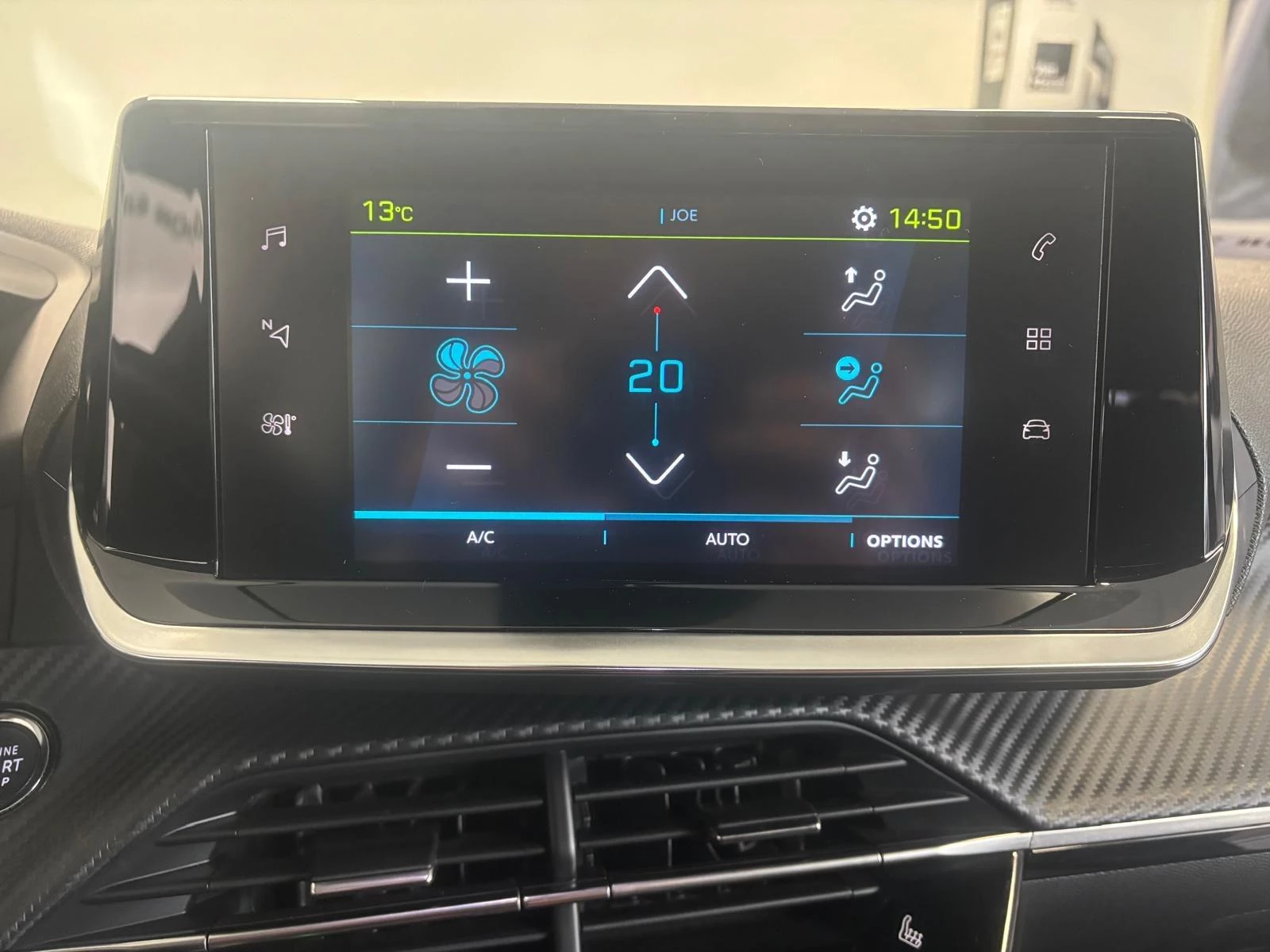 Peugeot-e-2008-image-11