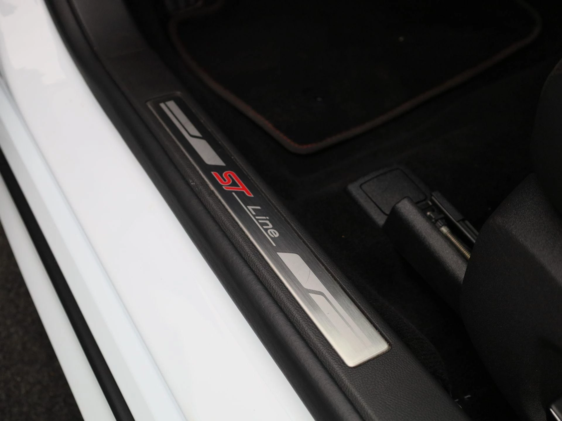 Ford-Mondeo-image-33