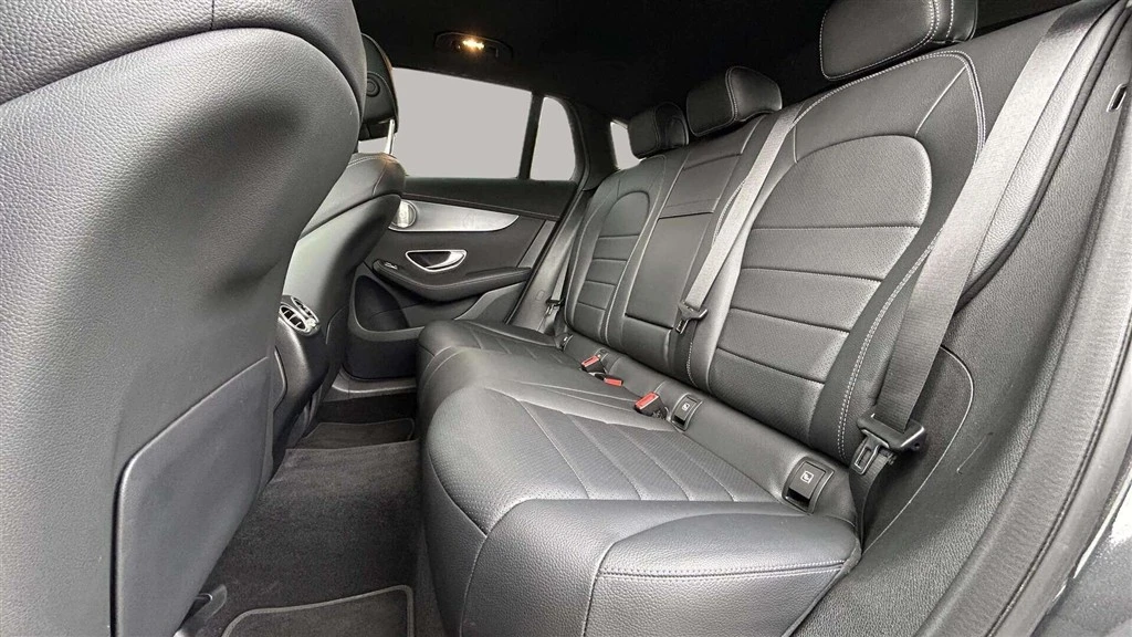 Mercedes-Benz-EQC-image-25