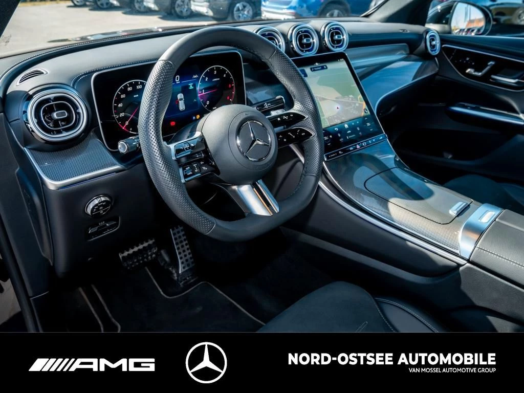 Mercedes-Benz GLC 300 d 4M AMG KEYLESS DISTRONIC NAVI P-KAMERA AMG LineX254 GLC 300 d 4M AMG KEYLESS DISTRONIC NAVI P-KAMERA AMG Line