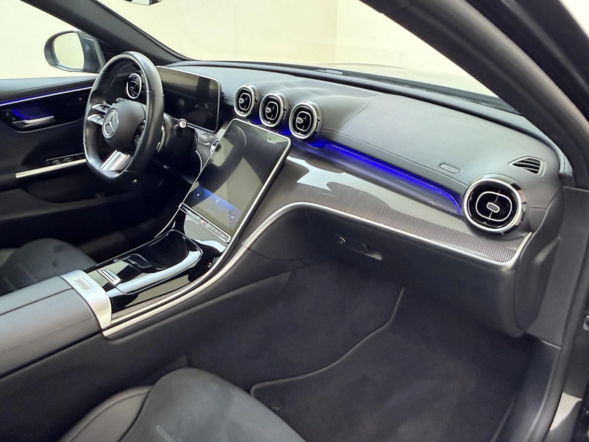 Mercedes-Benz-C-Klasse-image-4