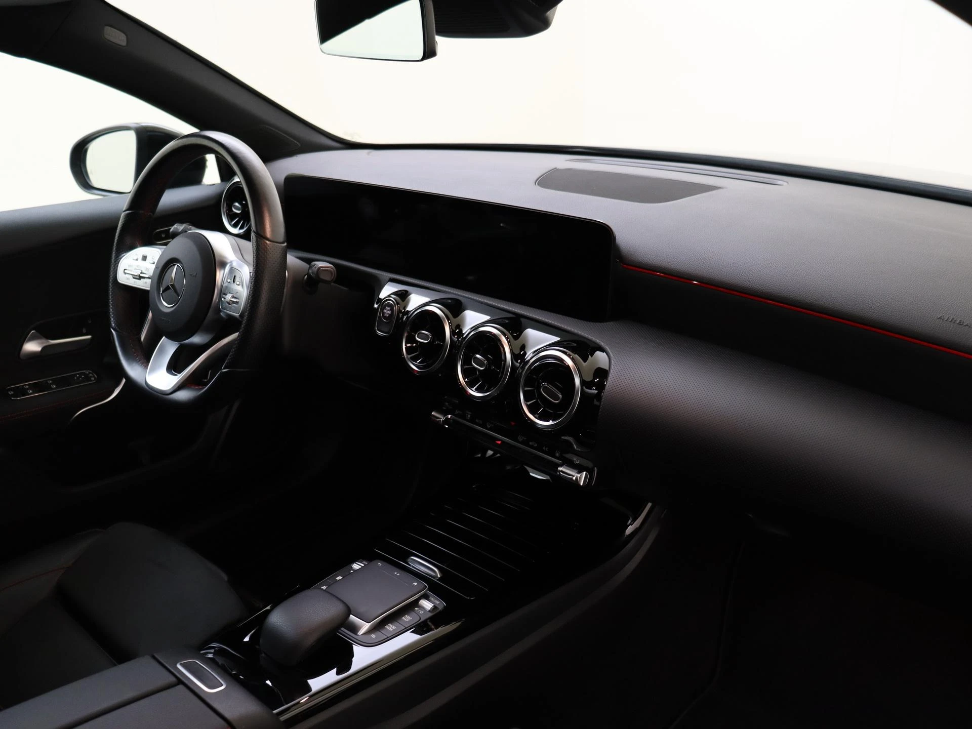 Mercedes-Benz-A-Klasse-image-4