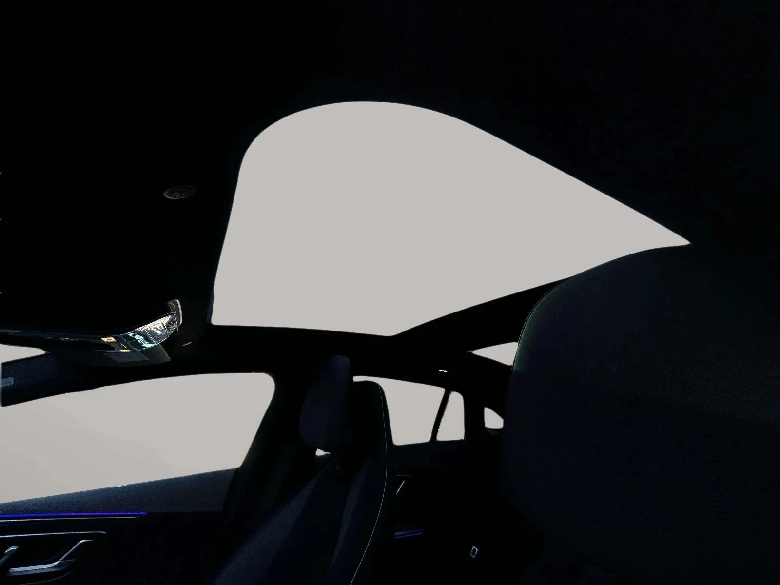 Mercedes-Benz-EQE-image-11