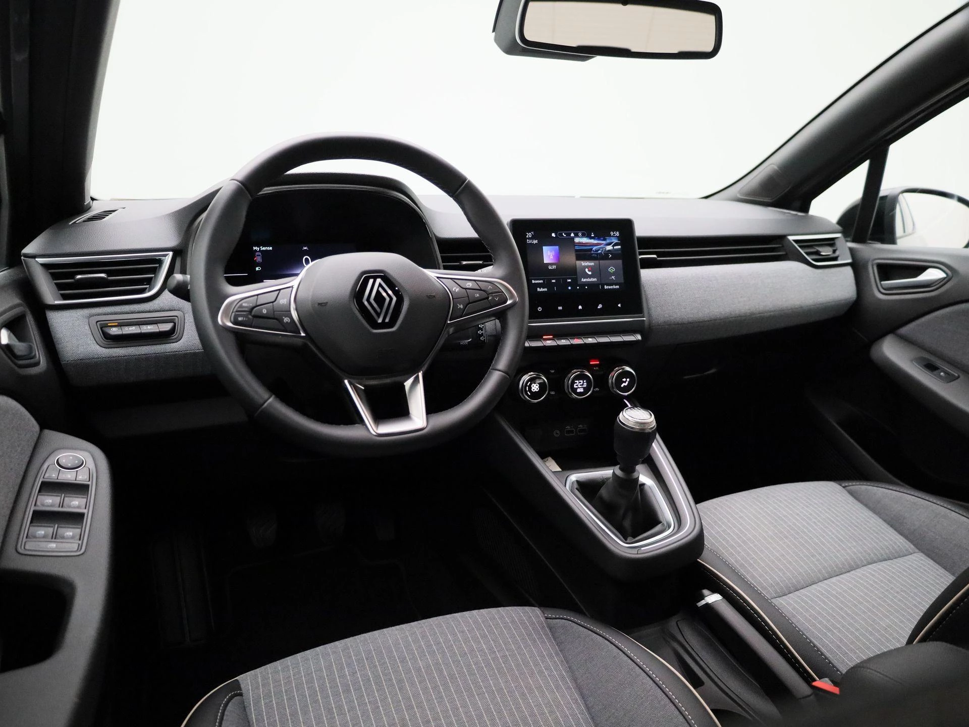 Renault-Clio-image-6