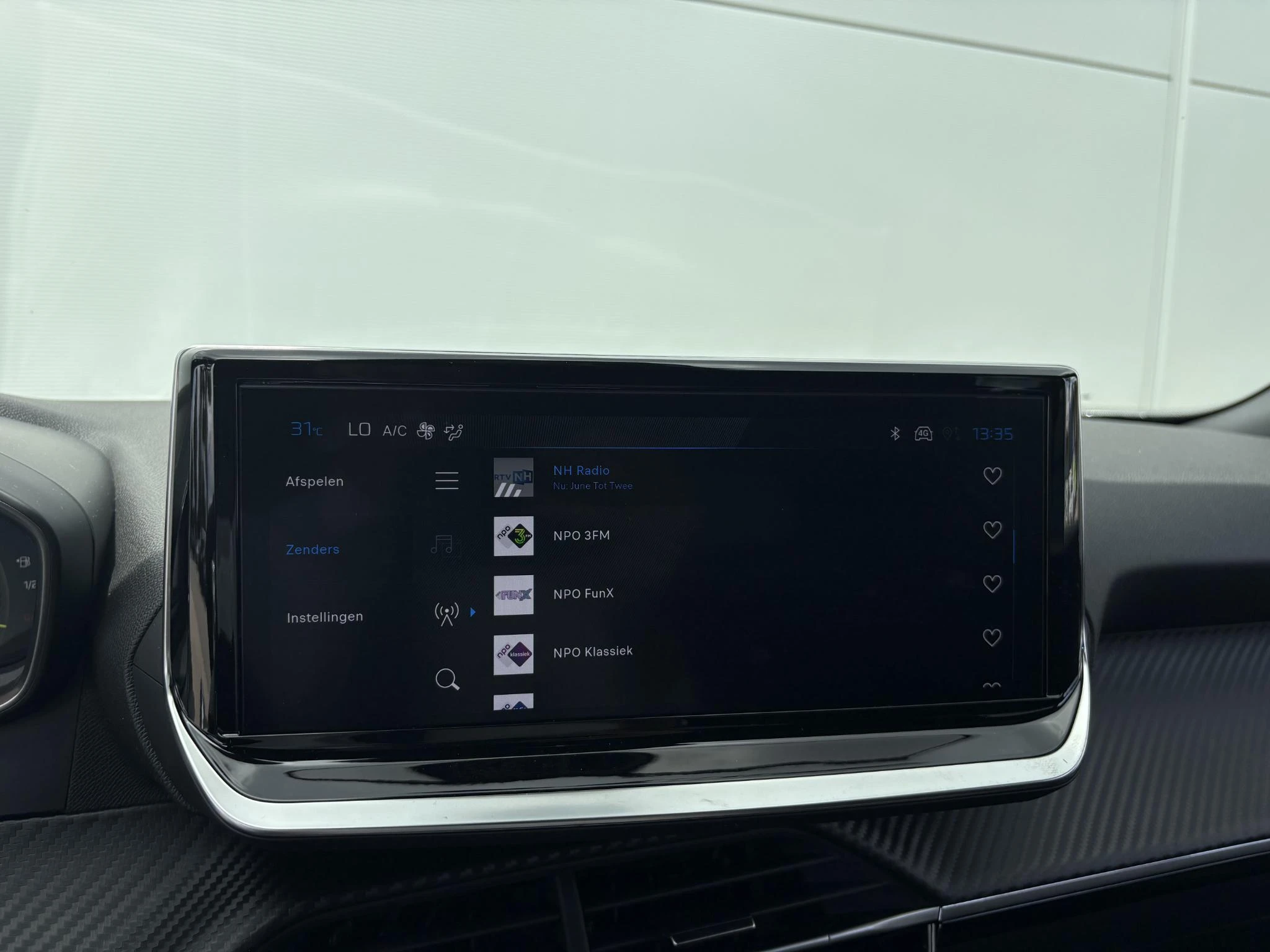 Peugeot-2008-image-17