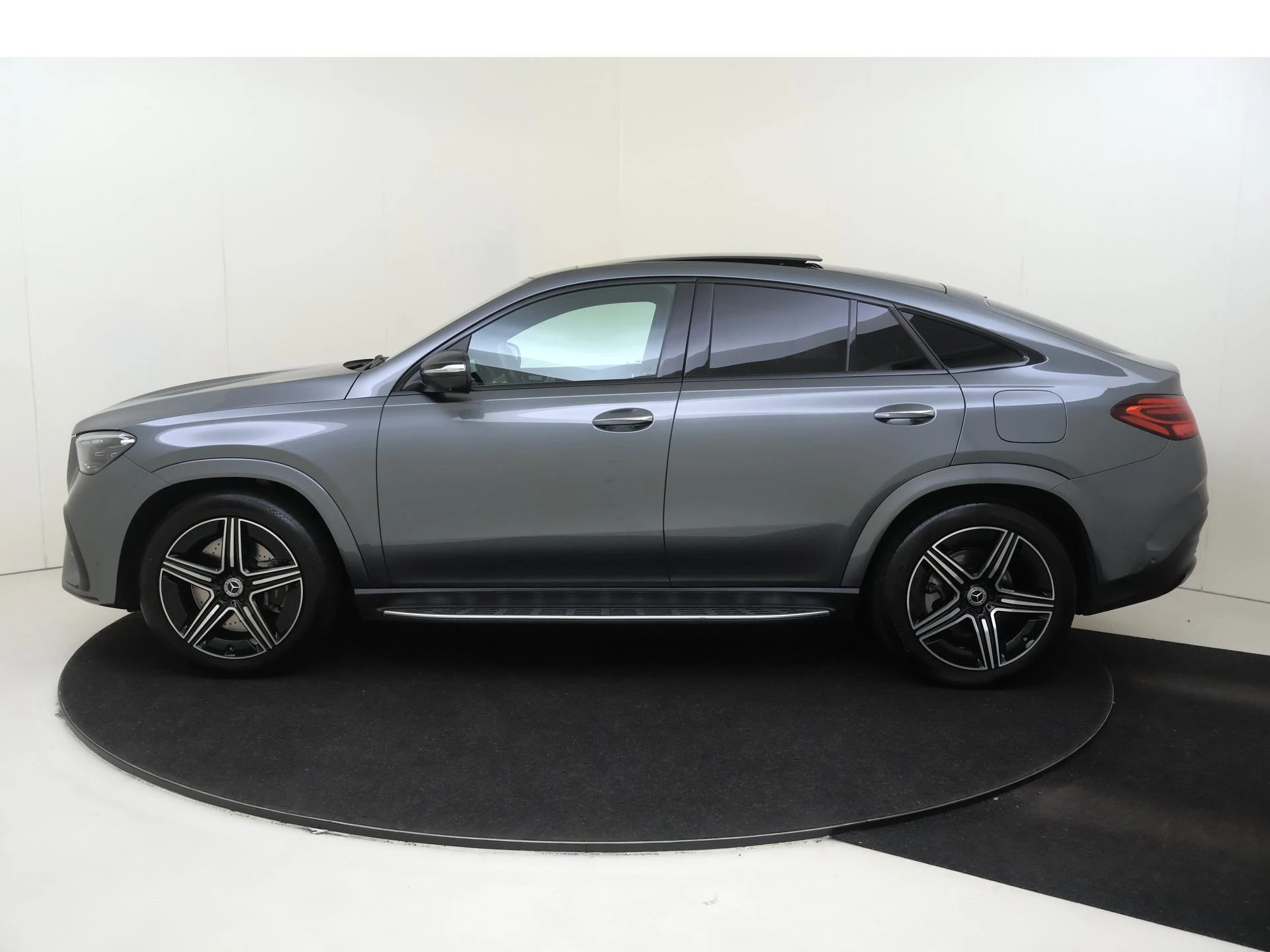 Mercedes-Benz-GLE-image-8