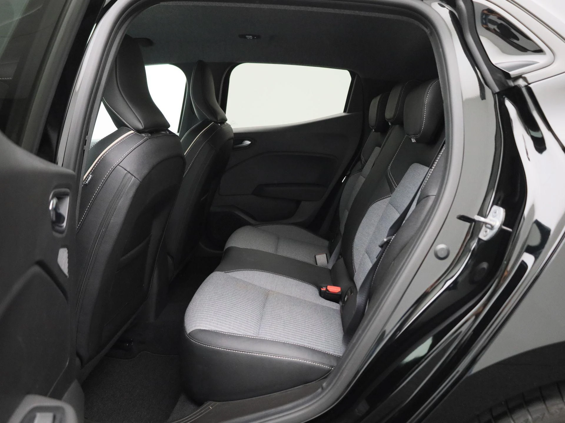 Renault-Clio-image-11