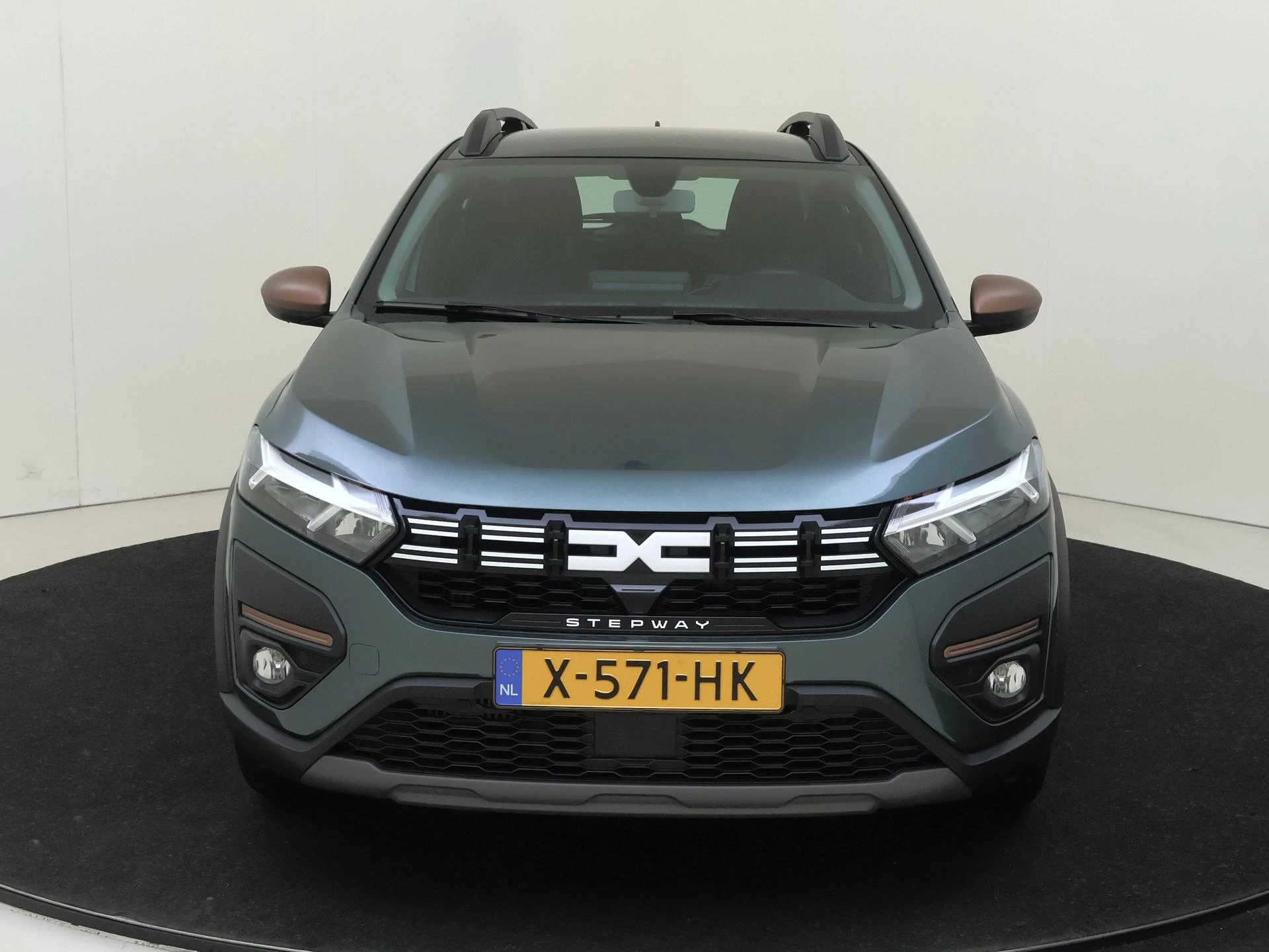 Dacia-Sandero Stepway-image-5