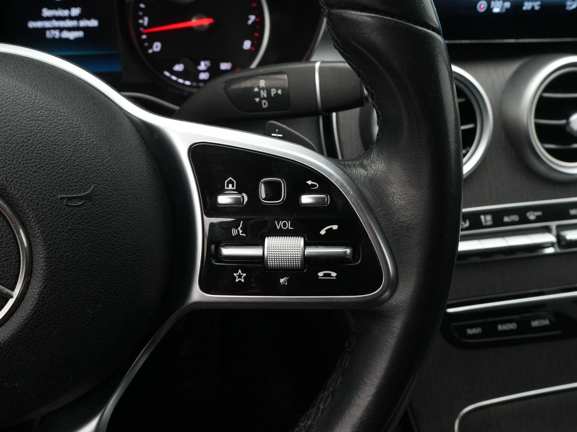 Mercedes-Benz-C-Klasse-image-16