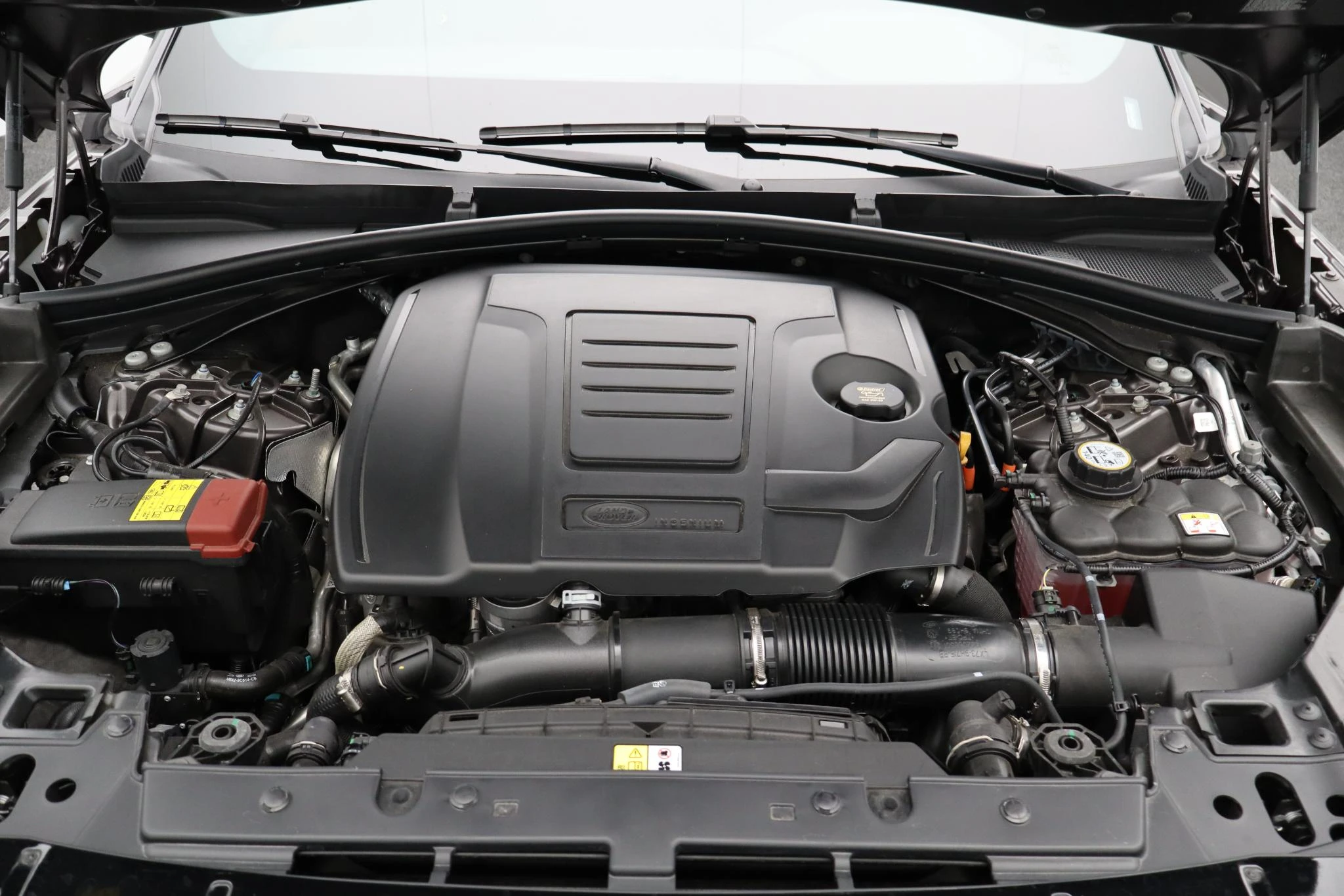 Land Rover-Range Rover Velar-image-41
