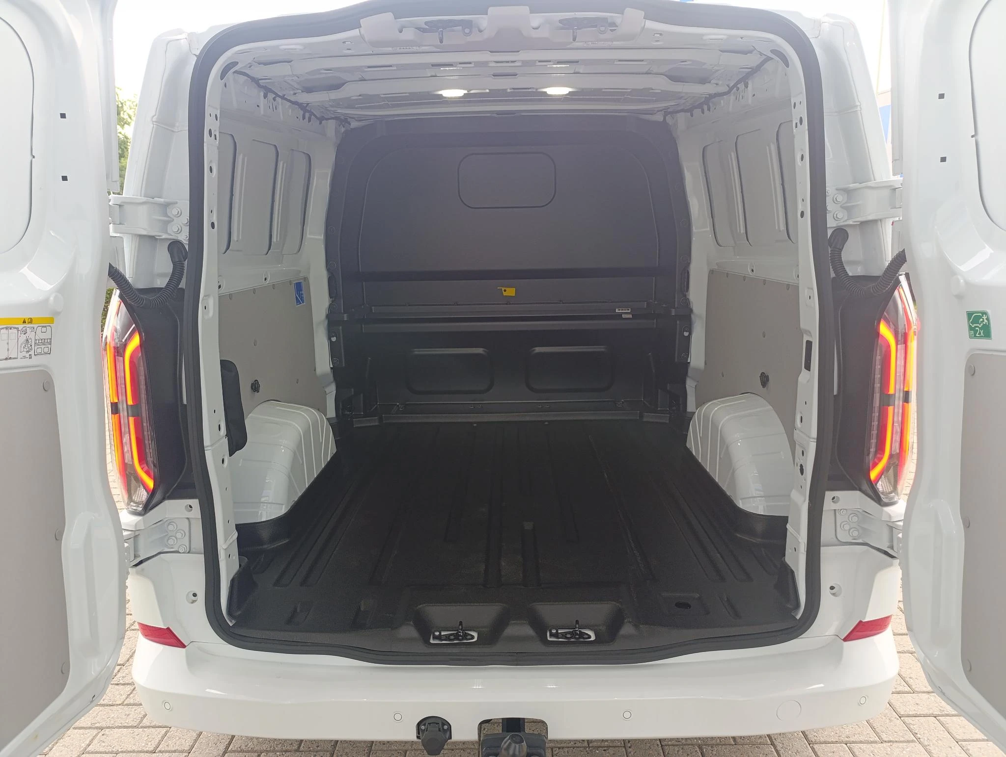 Ford-E-Transit-image-9
